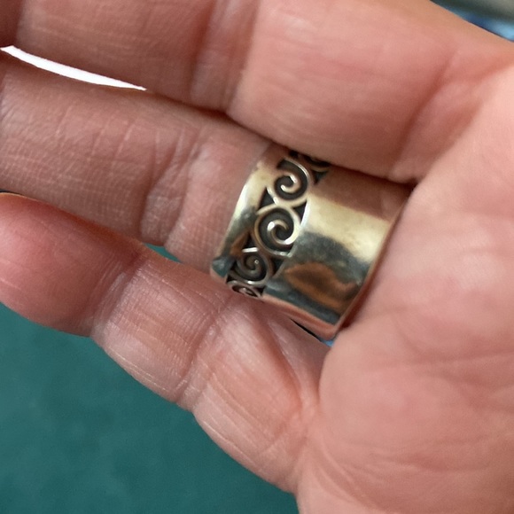 925 Sterling Silver ring made in Israel And marked as such SIZE 6 - Picture 5 of 5